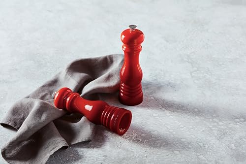 MG610 67 Salt and Pepper Mill Set (Large / Cerise)