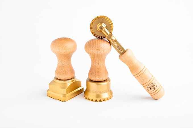La Gondola Set of 3 Pasta Tools - Square Festooned 1.77x2.16in & Round Festooned 1.97in Ravioli Stamps & Pasta Cutter Festooned Wheel | Brass & Natural Wood | Easy to Use | Pasta Cutters Made in Italy