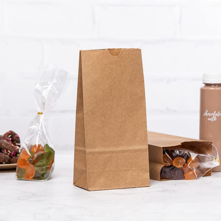 Restaurantware Bag Tek 2 LB Disposable Lunch Bags 100 Sturdy Take Out Bags - Flat Bottom Great For Restaurants Cafes And Bakeries Brown Kraft Popcorn Bags