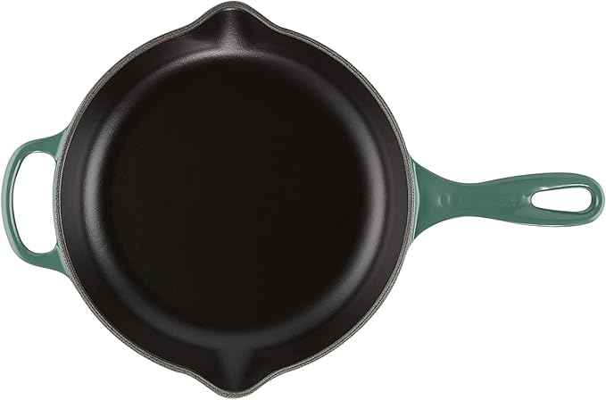 Le Creuset Signature Cast Iron Signature Iron Handle Skillet, 9", Artichaut