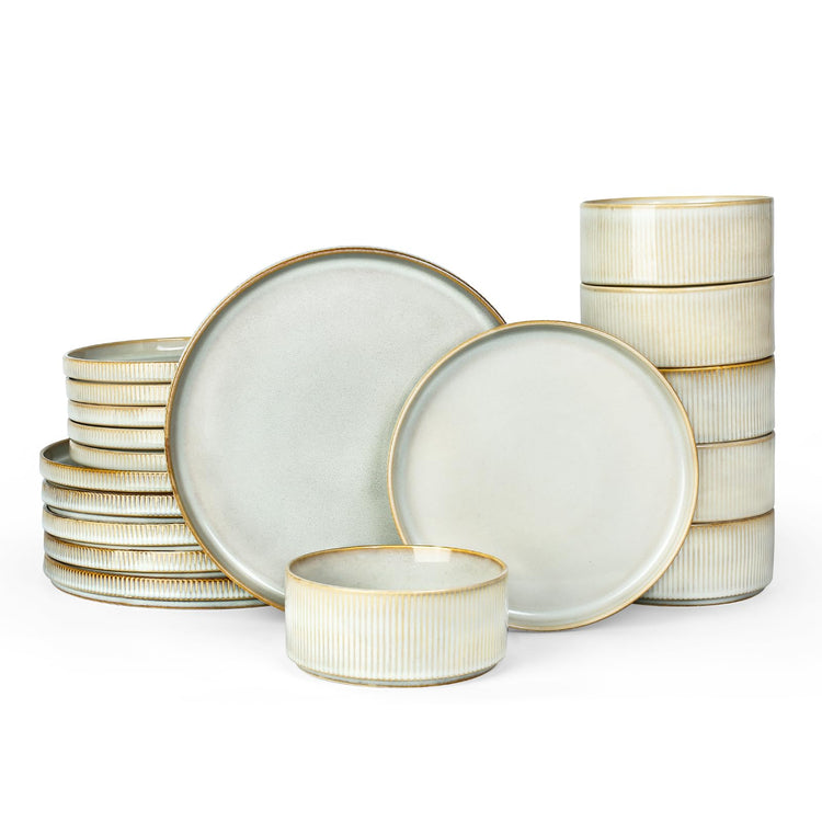 Star Plates and Bowls Sets (18 Count)