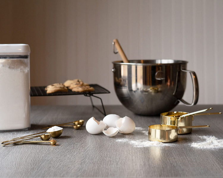 Gold Measuring Cups & Measuring Spoons 10