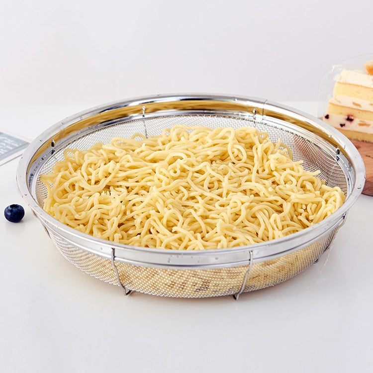 Fine Mesh Strainer for Kitchen, Stainless Steel Colander Bowl for Pasta, Rice, Fruit, Metal Net Baskets with Resting Base - Strain, Drain, Rinse (Diameter 8.67 inch)