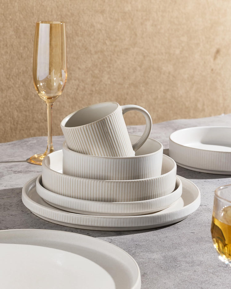 Star Dinnerware Sets with Mugs (16 Count)