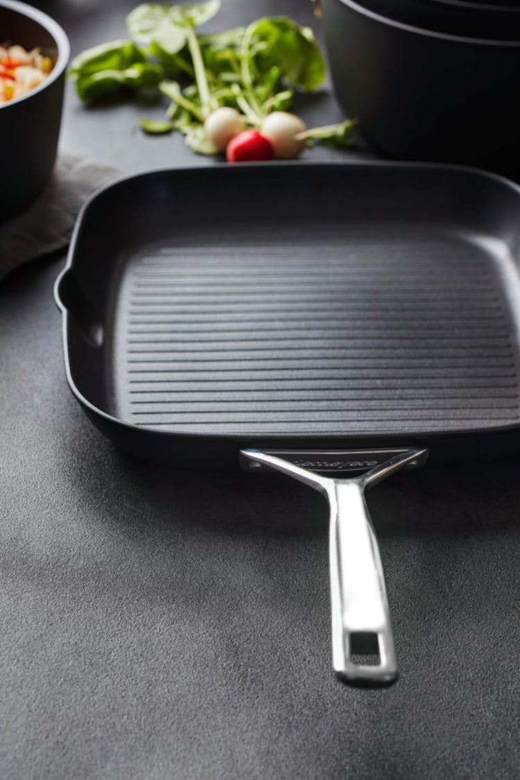 AluPro 11 inch Aluminum Nonstick Perfect Pan Grill Pan
