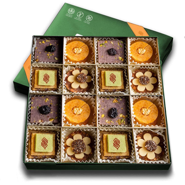 Laumière Gourmet Fruits - Dried Fruit Gift Baskets - Superfood Parfait Collection - Square (16 Pcs) - Premium Nuts Gift Basket - Healthy Snack Boxes for Adults- Vegan, Gluten Free Food Box - No Added Cane Sugar