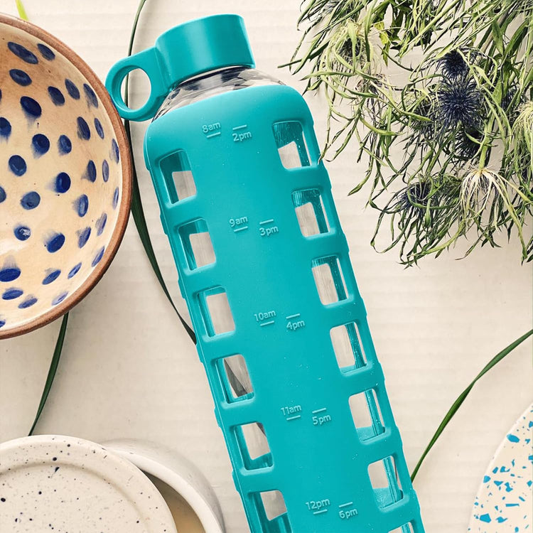 purifyou 40oz / 32oz / 22oz / 12oz Borosilicate Glass Water Bottle with Time & Volume Markers, Silicone Sleeve, Stainless Steel Lid – Reusable Glass Bottle for Water & Juice (32oz Aqua Blue)