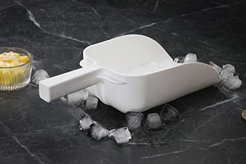 Polycarbonate Plastic Utility Ice Scoop (64 oz. / White)