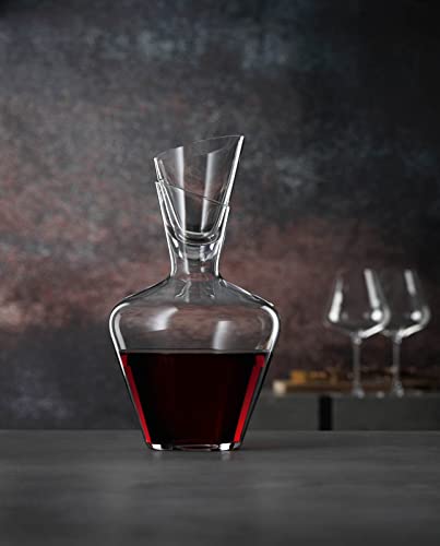 Definition Crystal Wine Decanter with Stopper
