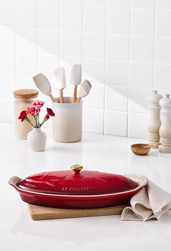 Stoneware Heritage Fish Baker