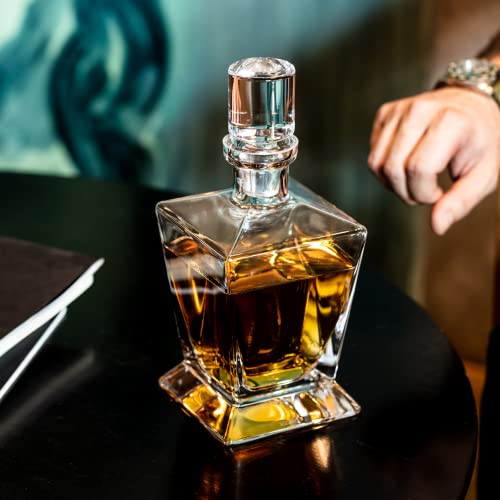 Whiskey Decanter with Lid