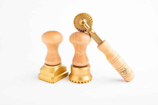 La Gondola Set of 3 Pasta Tools - Square Festooned 1.77x2.16in & Round Festooned 1.97in Ravioli Stamps & Pasta Cutter Festooned Wheel | Brass & Natural Wood | Easy to Use | Pasta Cutters Made in Italy