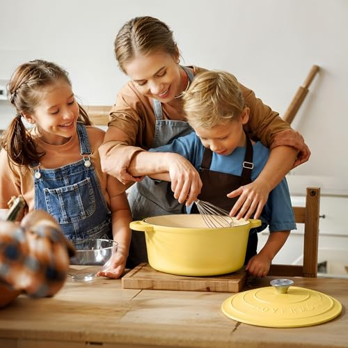 Enameled Cast Iron Dutch Oven (7 Quart / Goose Yellow)