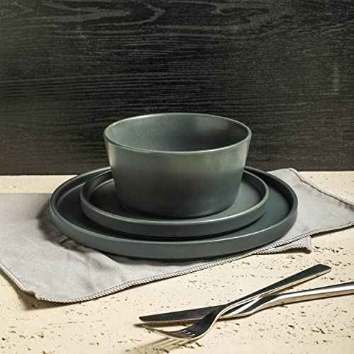 32 Piece Stoneware Dinnerware Set (32 Count)