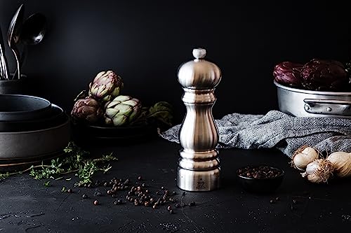 Paris Chef Pepper Mill (7 inches)
