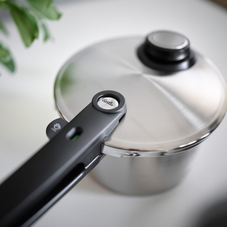 Vitavit Premium Pressure Cooker with Steamer Insert