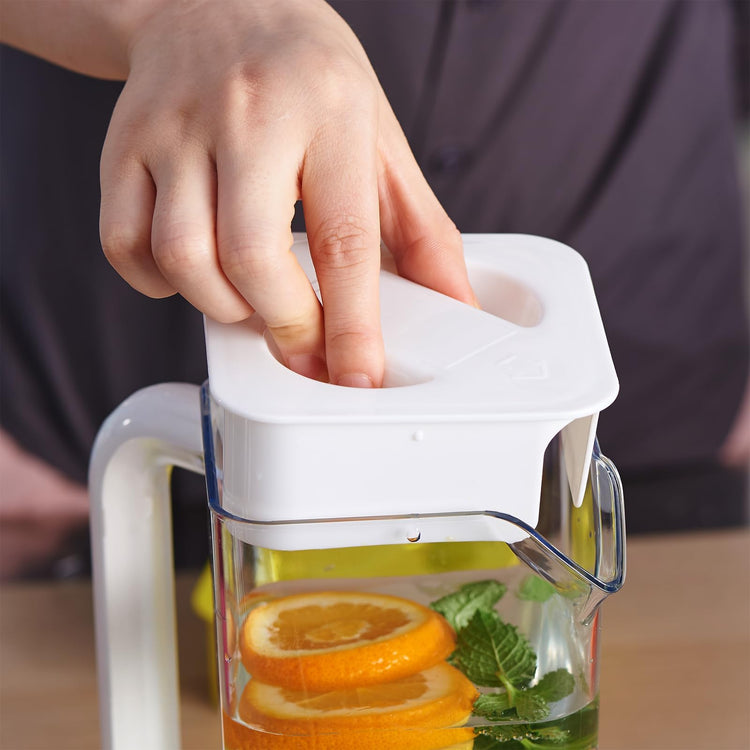 2 Pack Plastic Pitcher with Lid (2 Count)