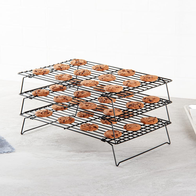 Met Lux 15.7 x 9.8 x 8.3 Inch Wire Baking Rack Set 1 Stackable Oven Wire Rack Set
