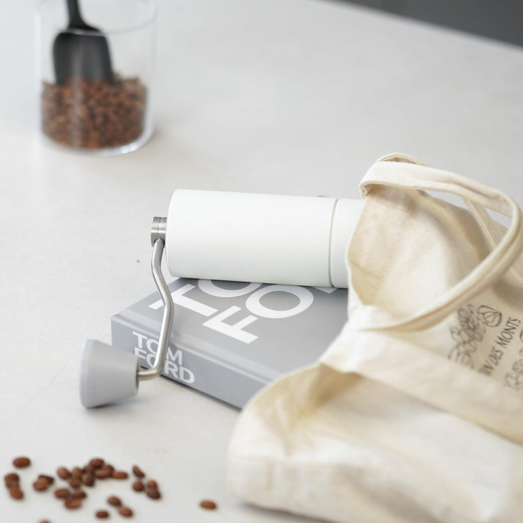 Manual Coffee Grinder with Stainless Steel Conical Burr Coffee Grinder Chestnut C2 Internal Adjustable Setting Capacity 20g Pour Over Coffee for Travel