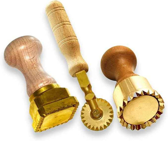 La Gondola Set of 3 Pasta Tools - Square Festooned 1.77x2.16in & Round Festooned 1.97in Ravioli Stamps & Pasta Cutter Festooned Wheel | Brass & Natural Wood | Easy to Use | Pasta Cutters Made in Italy