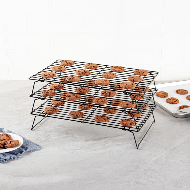 Met Lux 15.7 x 9.8 x 8.3 Inch Wire Baking Rack Set 1 Stackable Oven Wire Rack Set