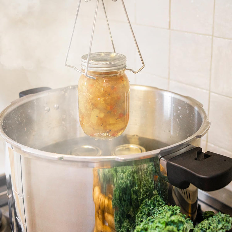 Pressure Canner Release Valve Aluminum Canning Pot Cooker Pot Stove Top with Pressure Gauge Instant Fast Cooking Pot Stewing Locking System