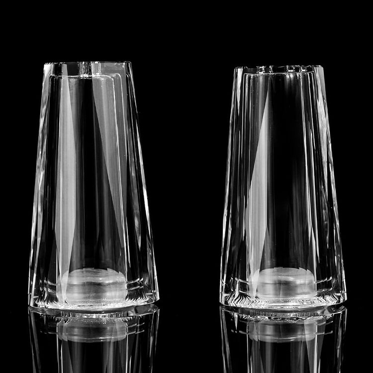 Salt and Pepper Shaker Set Spice Dispenser Refillable Design Cut Crystal Seasoning Shaker Kitchen Decor for Cooking Table (2 Count)