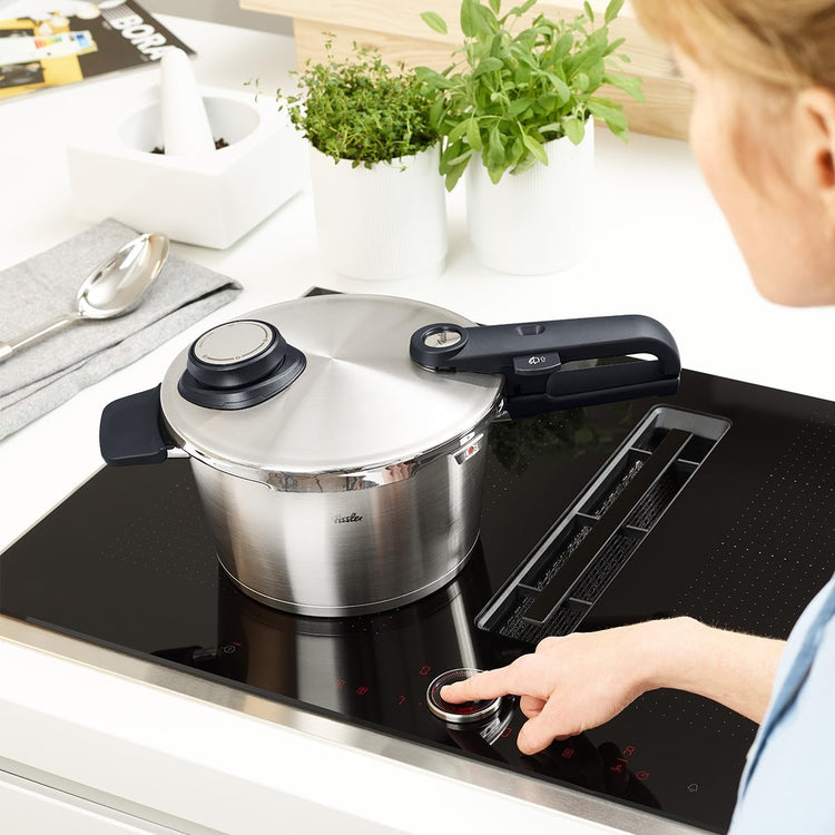 Vitavit Premium Pressure Cooker with Steamer Insert