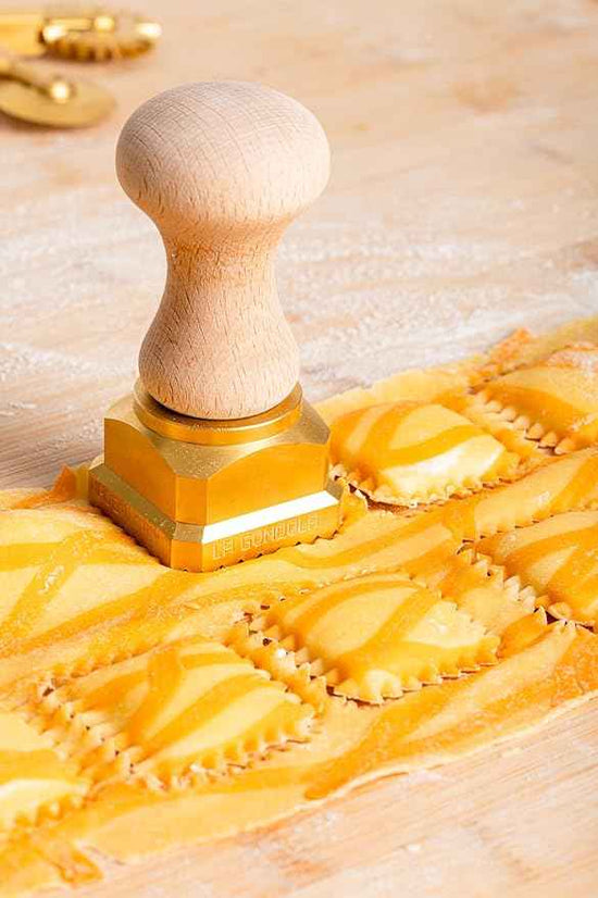 La Gondola Set of 3 Pasta Tools - Square Festooned 1.77x 1.77 in & Round Festooned 1.97in Ravioli Stamps & Pasta Cutter Festooned Wheel | Brass & Natural Wood | Easy to Use | Made in Italy