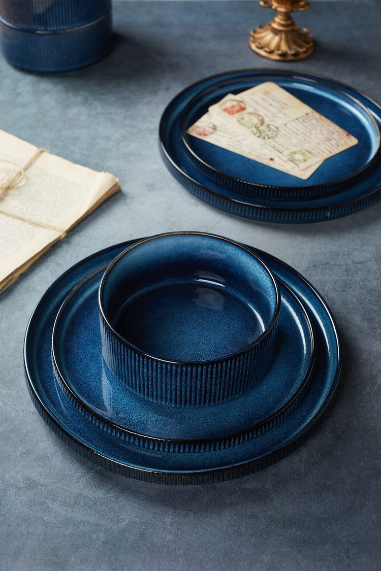 Star Plates and Bowls Sets (18 Count)