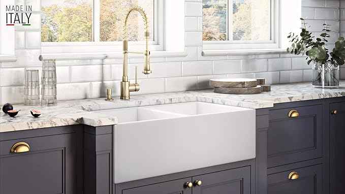 Ruvati 33-inch Fireclay Farmhouse Apron-Front Kitchen Sink Double Bowl - White - RVL2311WH
