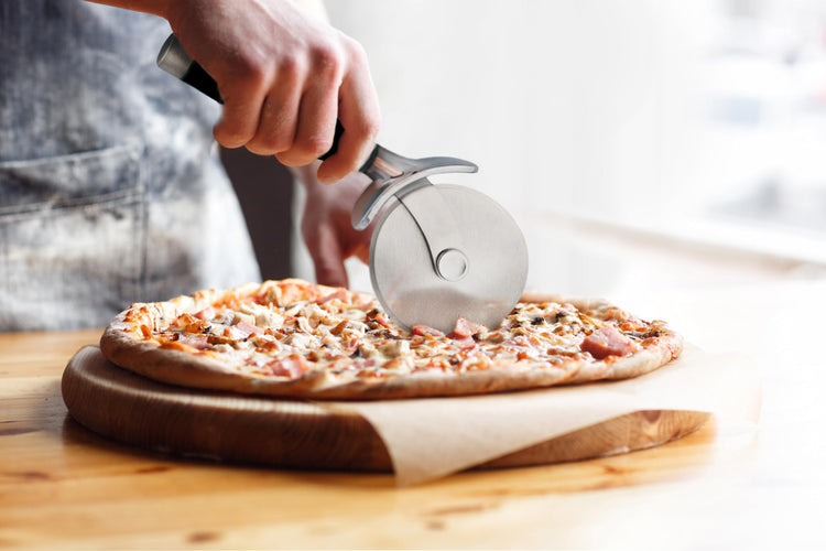 Classic Pizza Wheel with Sharp Blade For Cutting Through Crusts