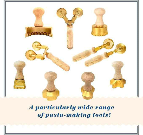 La Gondola Set of 3 Pasta Tools - Square Festooned 1.77x1.77in & Round Festooned 1.97in Ravioli Stamps & Double Pasta Cutter Wheel (Festooned & Smooth) | Brass & Natural Wood | Italian Pasta Cutters