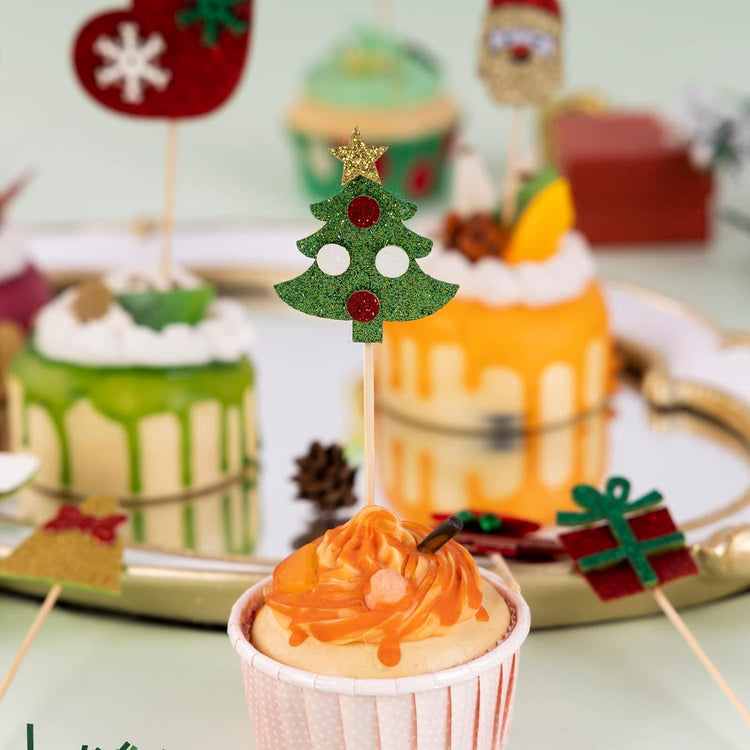 18Pcs Christmas Cake Toppers (8 Count)