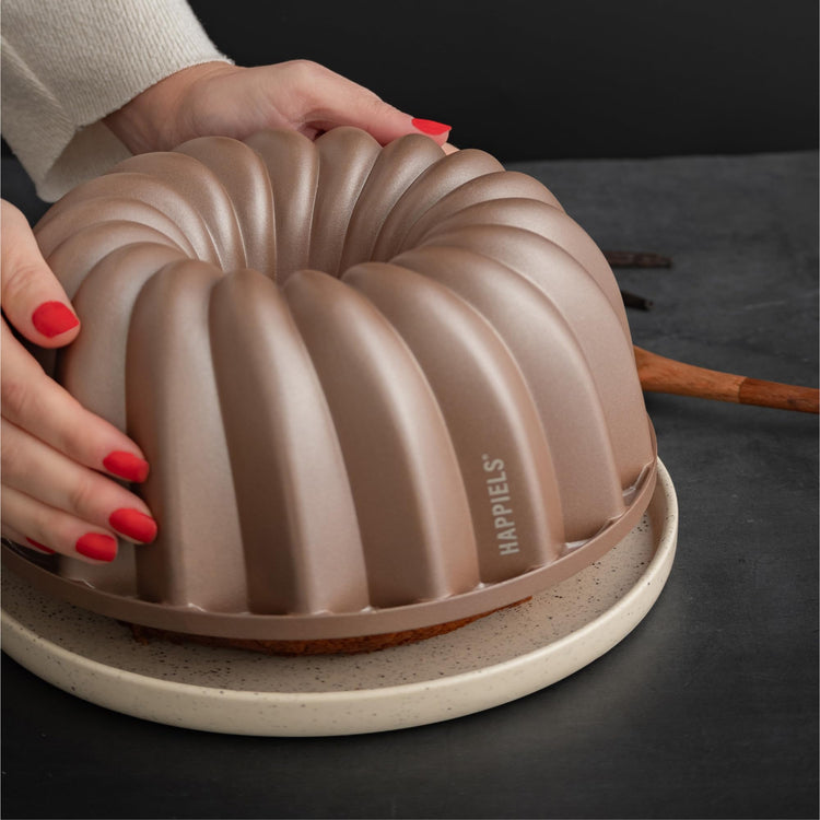 Classic 10 Cup Fluted Cake Pan Nonstick