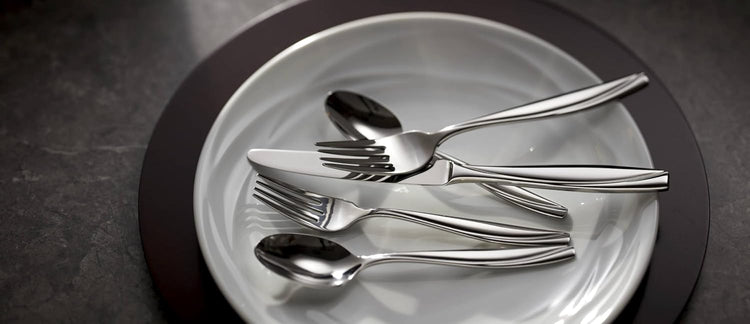 Oneida Camlynn Mirror 45 Piece Casual Flatware Set, 18/0 Stainless, Service for 8,Silver