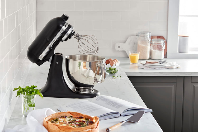 Artisan, 5-Qt Tilt Head Stand Mixer, KSM150PS, Black Matte