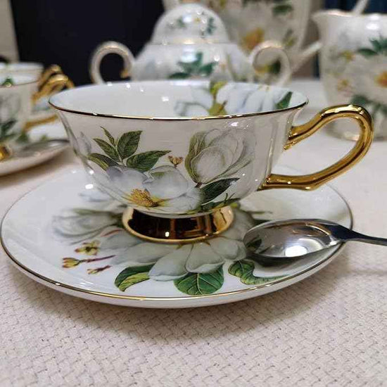Chinese Bone China Coffee Tea Set, Retro Floral Tea Gift Set, Suitable for Christmas, Father'S Day, Birthday, Halloween Party Gifts (Camellia Tea Set)