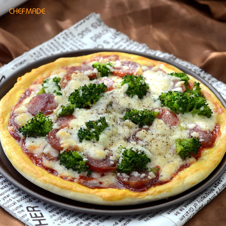 Pizza Pan, 9-Inch Non-Stick Pancake Bakeware for Oven Baking (Champagne Gold)