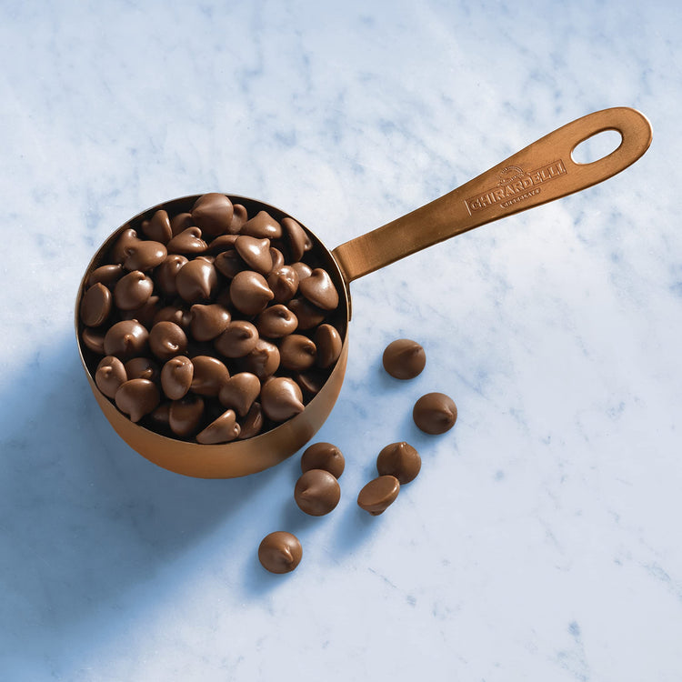 Chocolate Company Milk Chocolate Chips 800 per lb (80 Ounce)