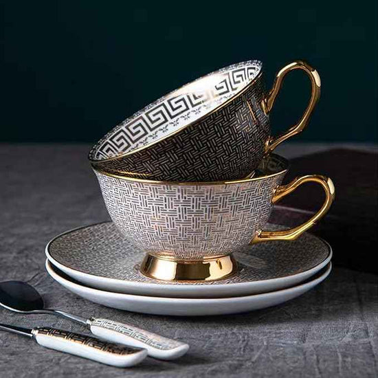 Chinese Bone China Coffee Tea Set, Retro Floral Tea Gift Set, Suitable for Christmas, Father'S Day, Birthday, Halloween Party Gifts (Noble Black and White 2 Cups)