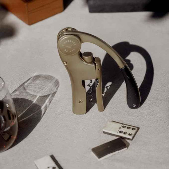 L’Atelier du Vin Oeno Motion Gold Nomad Lever Corkscrew Gift Set - Luxury Sommelier Wine Bottle Opener with Premium Black Leather Case Wine Tasting, Emblematic Wine Key Designed In France