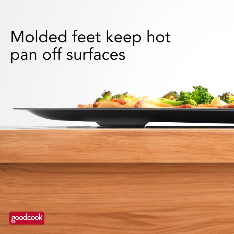 AirPerfect Insulated Nonstick Carbon Steel Pizza Pan with Cutting Guides