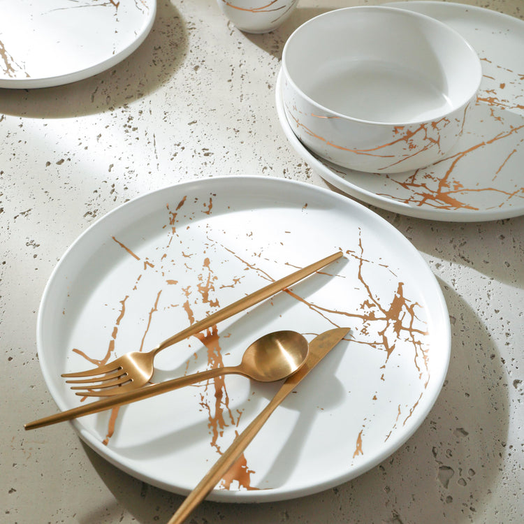 Porcelain 16 Piece Dinnerware set (16 Count)