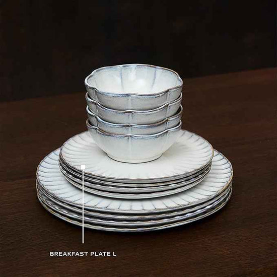Serax Breakfast Plate | Inku Tableware van Sergio Herman | 4 Dessert Plates | Stoneware Dinnerware Set in white | luxury Dishware for Dinner at Home, Party, Cake, Christmas | Kitchen Sets