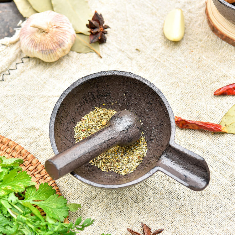 Cast Iron 3.9 Inches Mortar with Pour Spout and 3.9 Inches Pestle