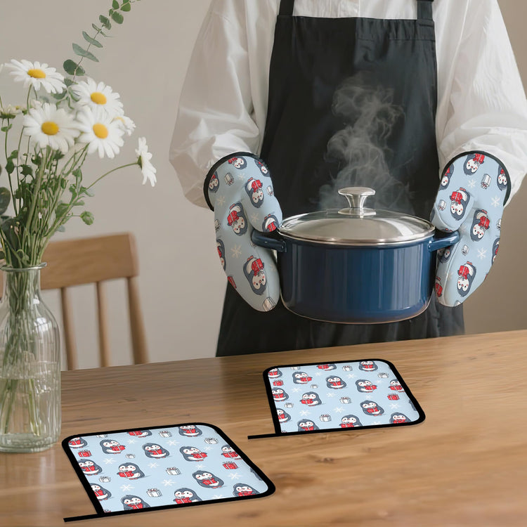 Christmas Cute Penguin Oven Mitts and Pot Holders Set (4 Count)
