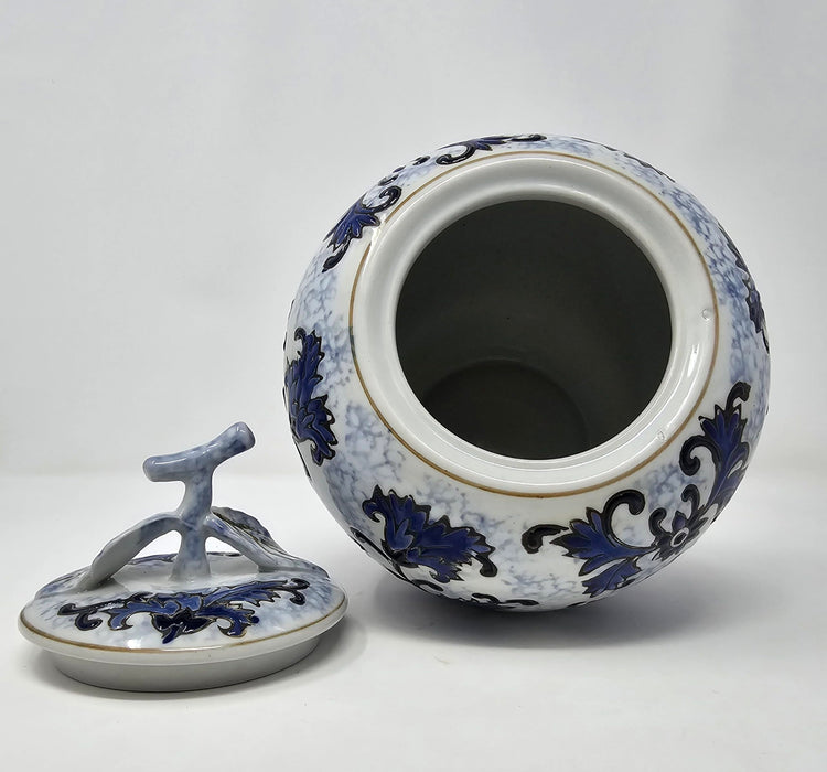 Blue and White Porcelain Tea Canister with Ginger Leaf Lid