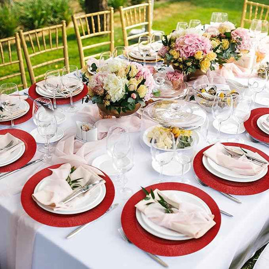 Tanlade 12 Pcs Charger Plates Bulk 13 Inch Plastic Round Wedding Chargers Floral Decorative Plates with Metallic Ruffled Rim for Wedding Party, Holiday Event Supplies(Red)