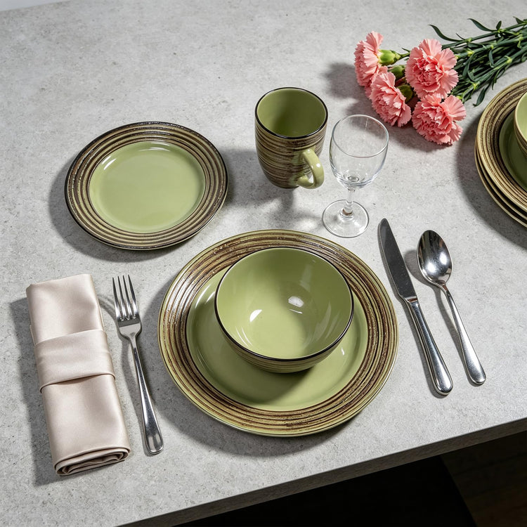 16 Piece Dinnerware Set